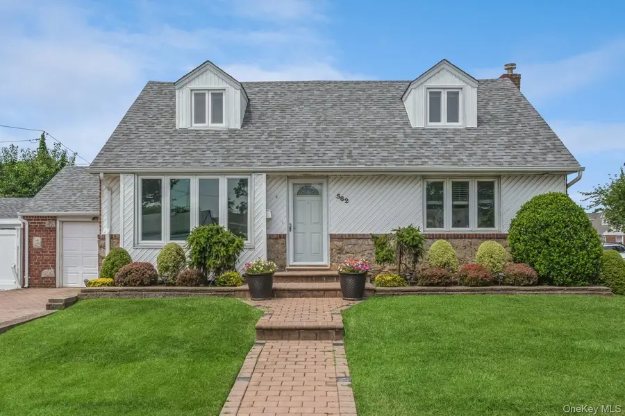 562 Bernice Road, Franklin Square, NY 11010 - #2