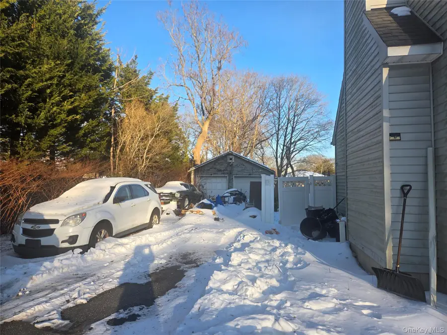 2525 Locust Avenue, Ronkonkoma, NY 11779 - #2