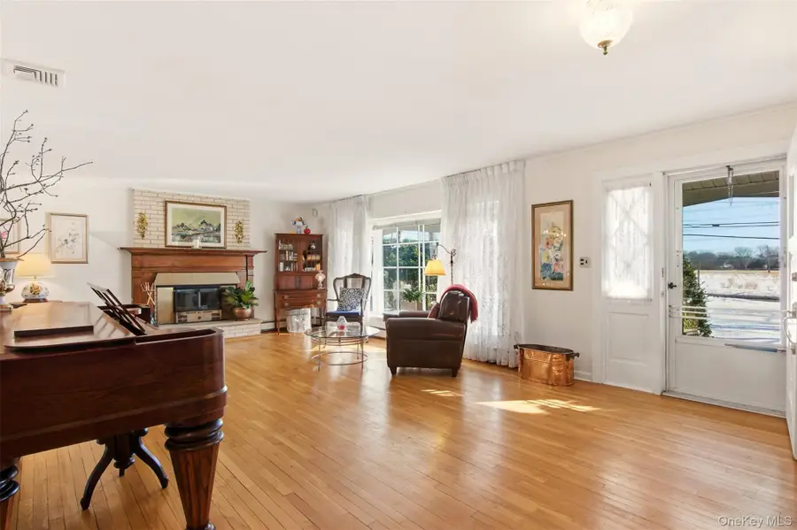 83 Woodlawn Avenue, East Moriches, NY 11940 - #3