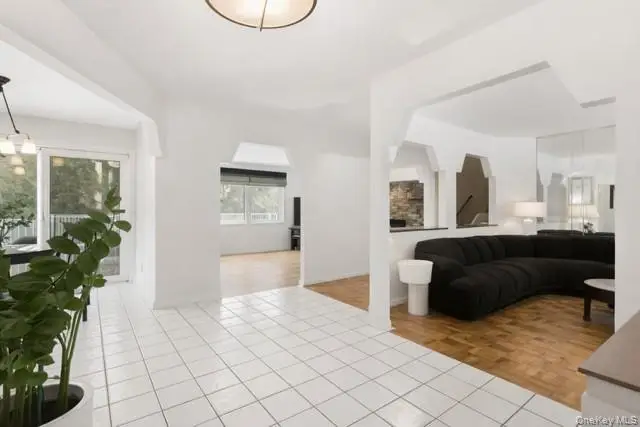 890 Thompson Drive, Bay Shore, NY 11706 - #2