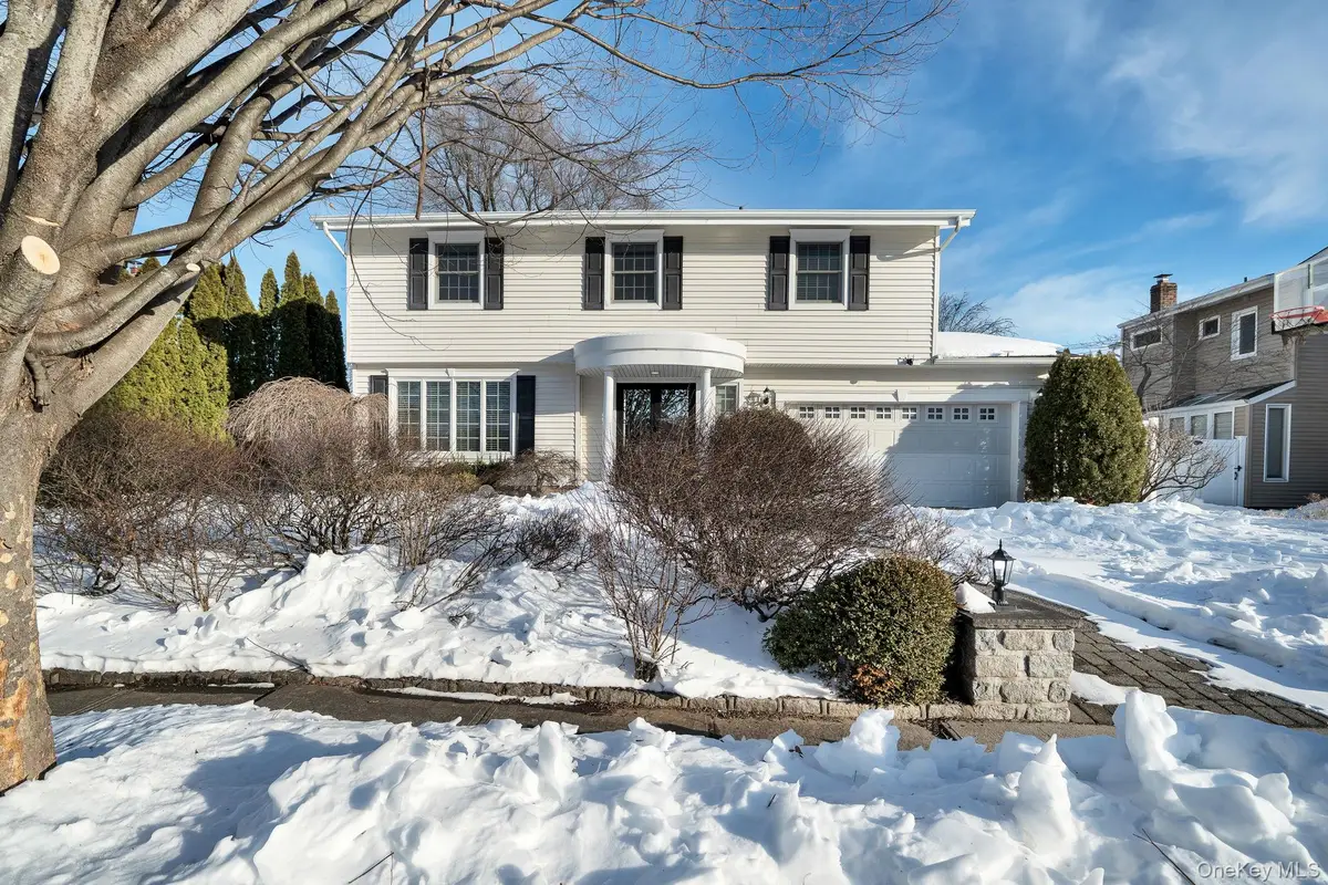 20 Sagamore Way S, Jericho, NY 11753 - #1