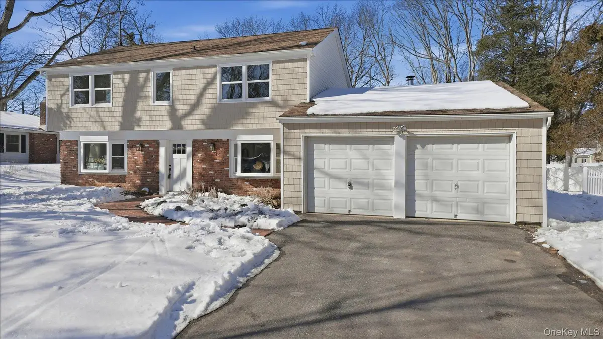 46 Sycamore Circle, Stony Brook, NY 11790 - #1