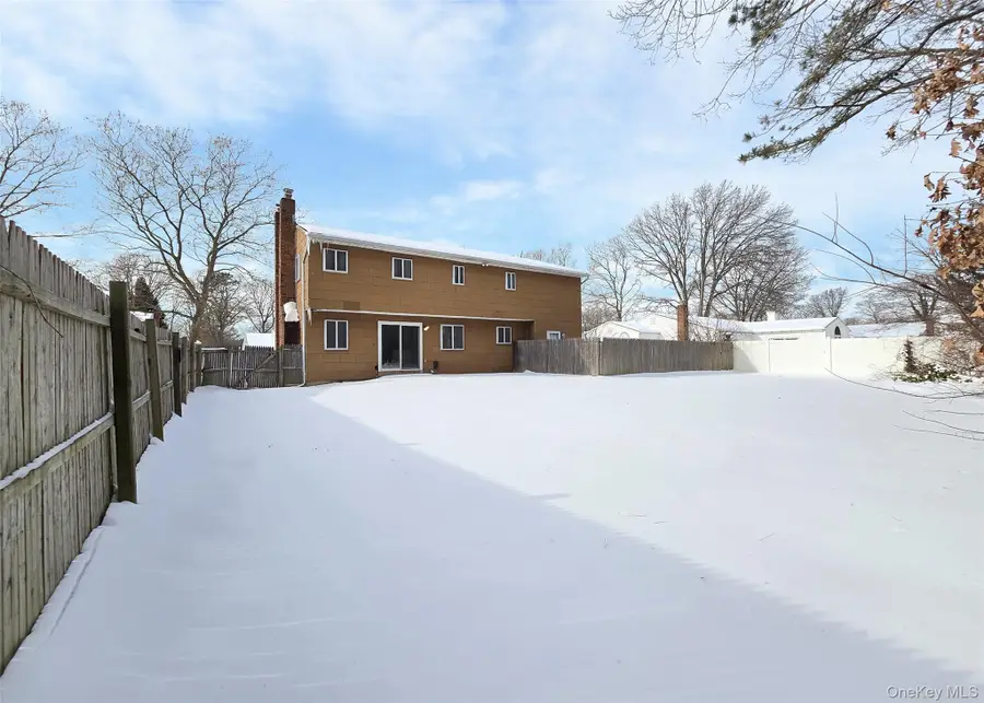 43 Fallen Leaf Road, Holbrook, NY 11741 - #3