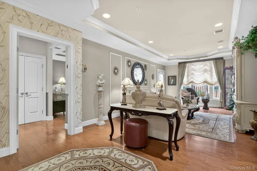 366 Roosevelt Way, Westbury, NY 11590 - #3