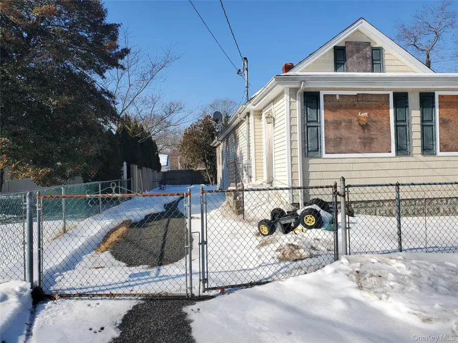 30 Franklin Avenue, Mastic, NY 11950 - #2