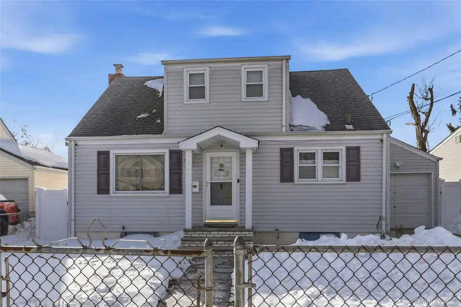 622 Wellelein Road, Uniondale, NY 11533 - Image #2