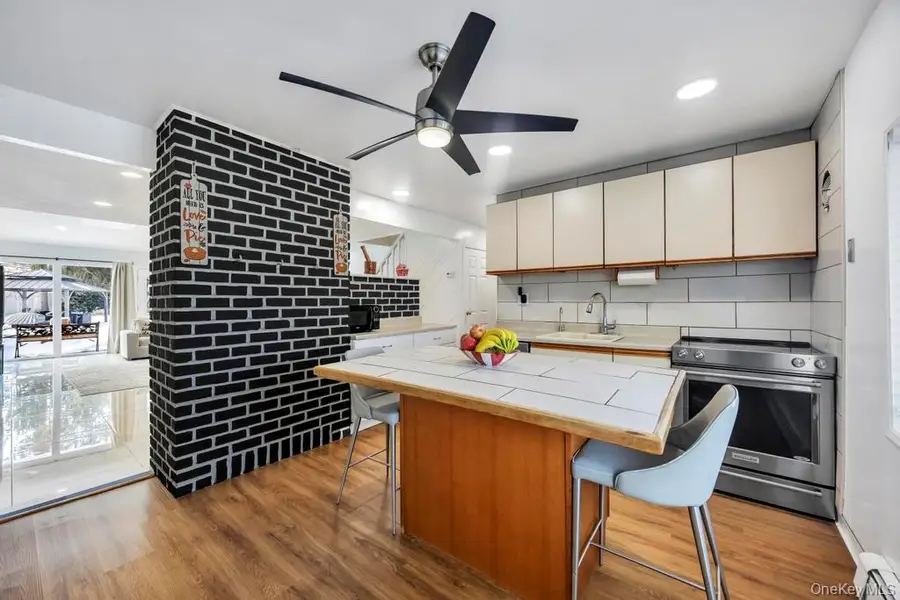 119 Scooter Lane, Hicksville, NY 11801 - #2