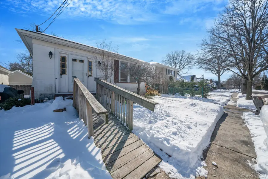 21 Park Avenue, Malverne, NY 11565 - Image #2