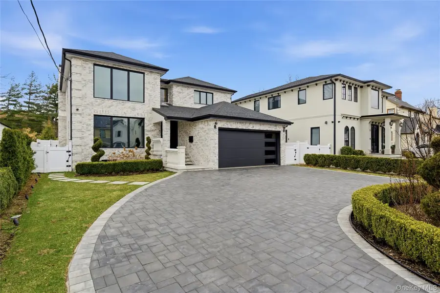17 Garfield Place, Roslyn Heights, NY 11577 - #3