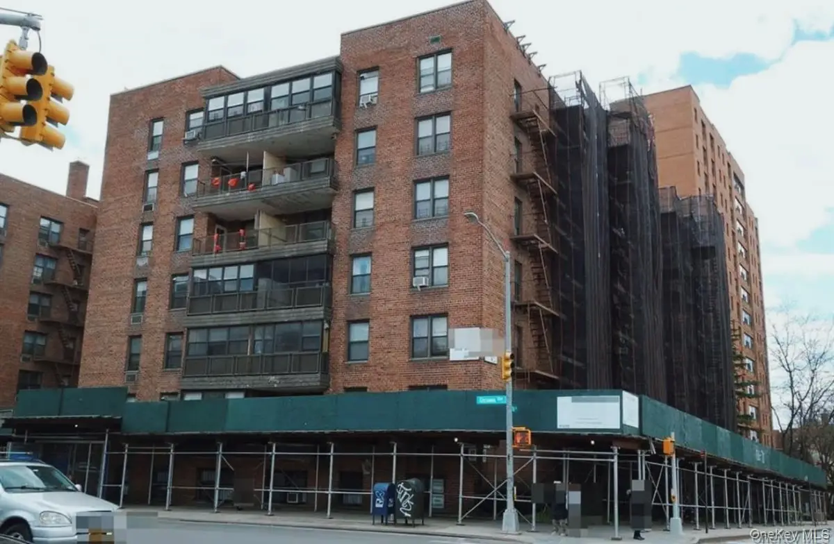 13870 Elder Avenue #4S, Flushing, NY 11355 - Image #1