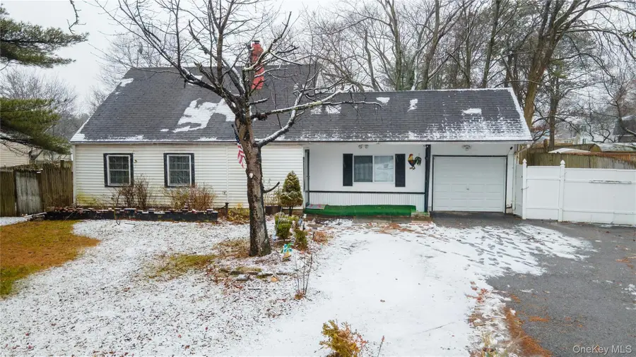 382 Jamaica Avenue, Medford, NY 11763 - #3