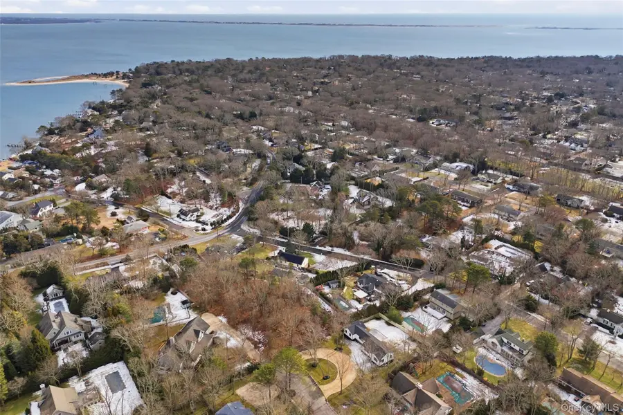 10 Tramposh Lane, Hampton Bays, NY 11946 - #3