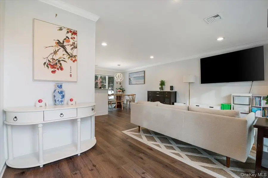 45 Pickwick Drive N, Syosset, NY 11791 - #2