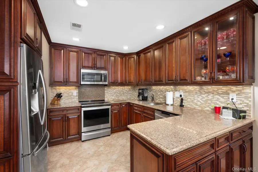 53 Chestnut Lane, Woodbury, NY 11797 - #3