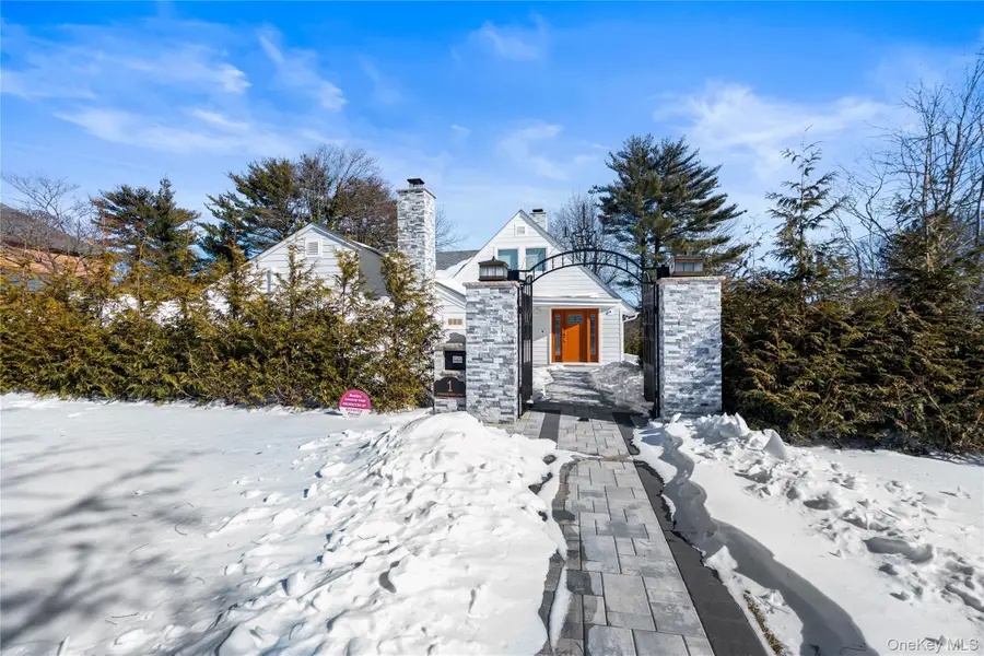 1 Strawberry Lane, Roslyn Heights, NY 11577 - #3