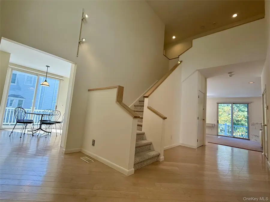 7 Cobblefield Lane, White Plains, NY 10605 - Image #3