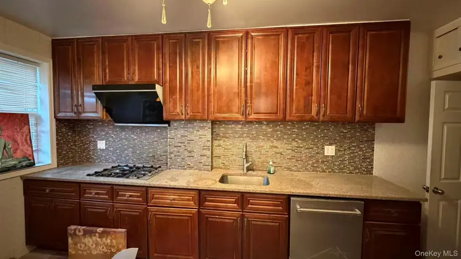 100-01 75th Avenue, Forest Hills, NY 11375 - Image #2