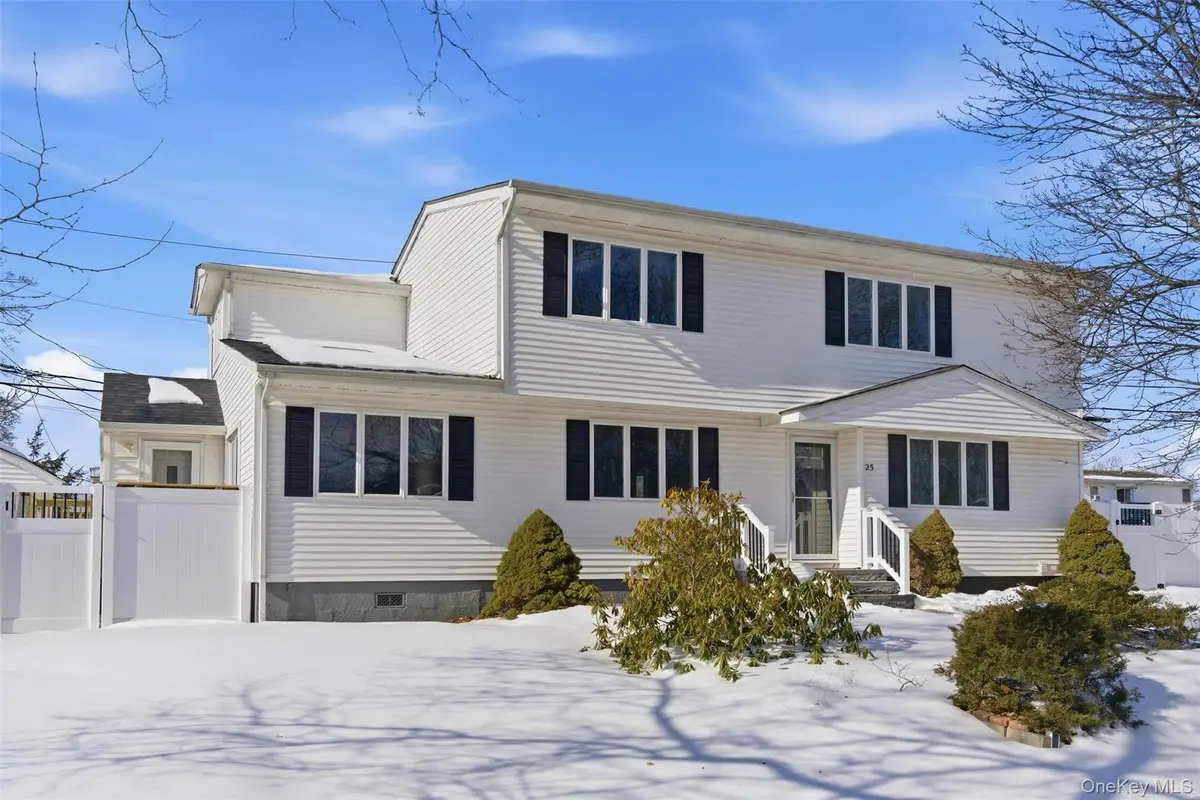 25 Whitetail Lane, Commack, NY 11725 - #1
