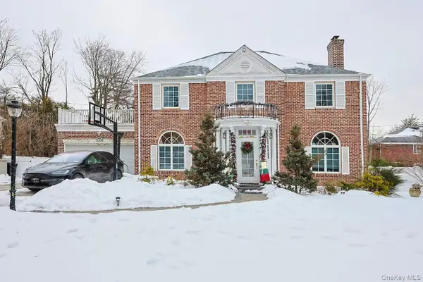 Address Withheld By Seller, Great Neck, NY 11023