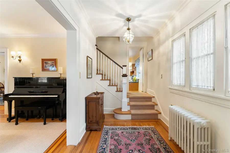 18 Tunstall Road, Scarsdale, NY 10583 - #3