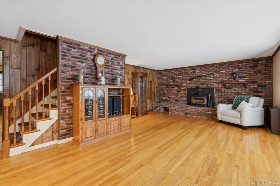 6 Oak Street, Saint James, NY 11780 - #3