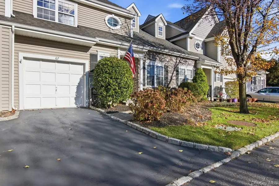 67 Paddington Circle, Smithtown, NY 11787 - #3