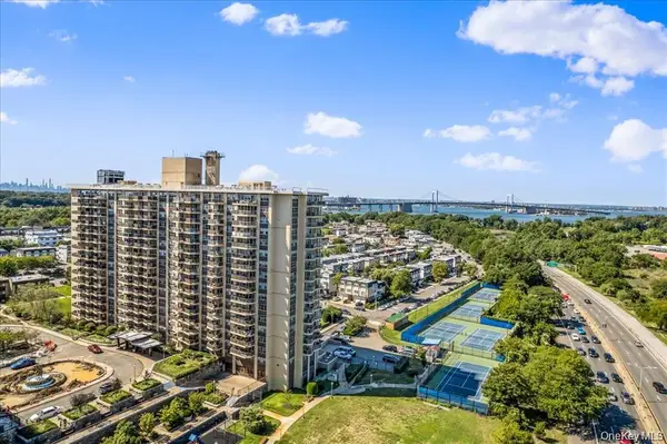 17-85 215th Street #12S, Bayside, NY 11360