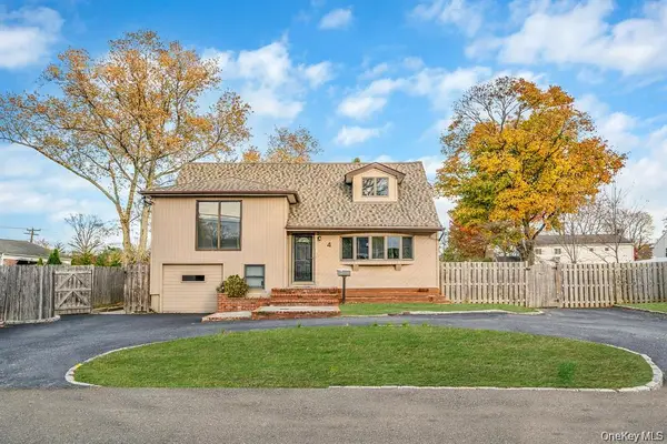 4 Sibley Place, Huntington Station, NY 11746