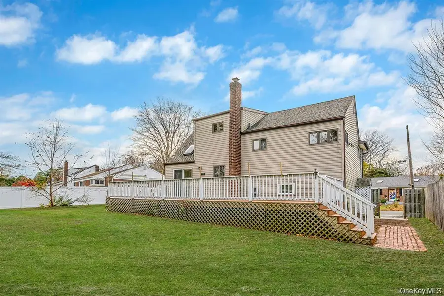 4 Sibley Place, Huntington Station, NY 11746 - #3