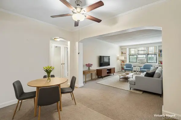 2 Townhouse Place #2L, Great Neck, NY 11021