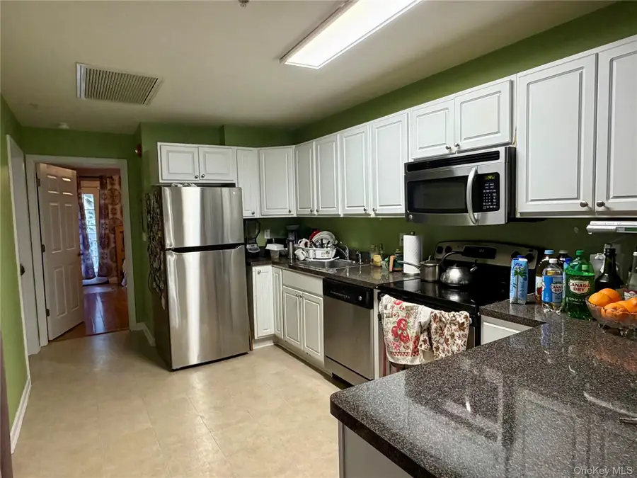 203 Willow Lane, Valley Stream, NY 11580 - Image #3