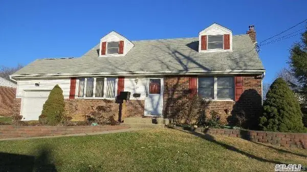 105 Elberta Drive, East Northport, NY 11731