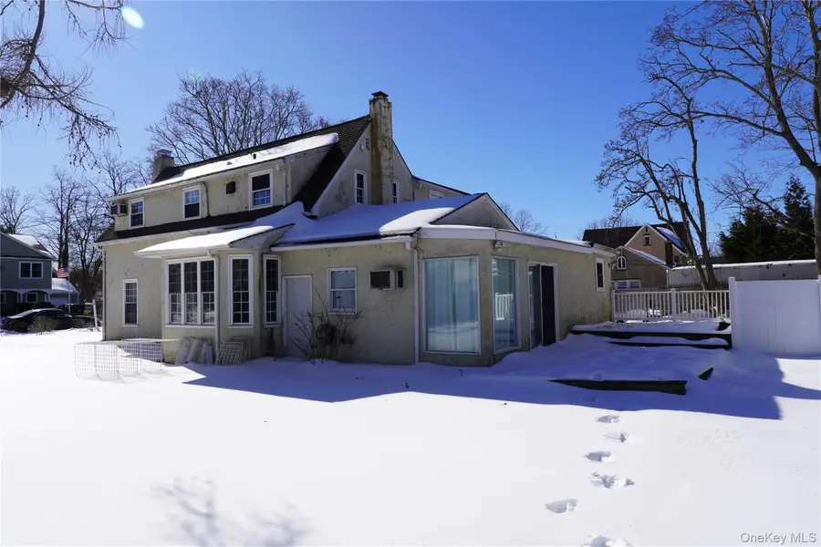 21 Potter Street, Patchogue, NY 11772 - #3