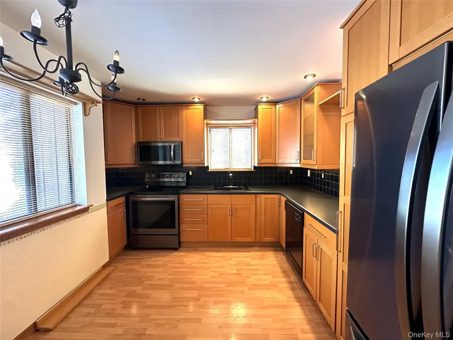 211 Falcon Court #211, Poughkeepsie, NY 12603 - #3