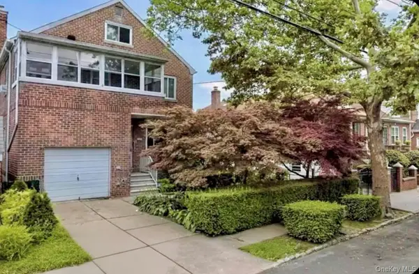 2322 Pearsall Avenue, Bronx, NY 10469