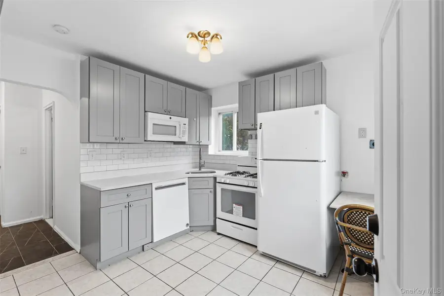 2322 Pearsall Avenue, Bronx, NY 10469 - #3