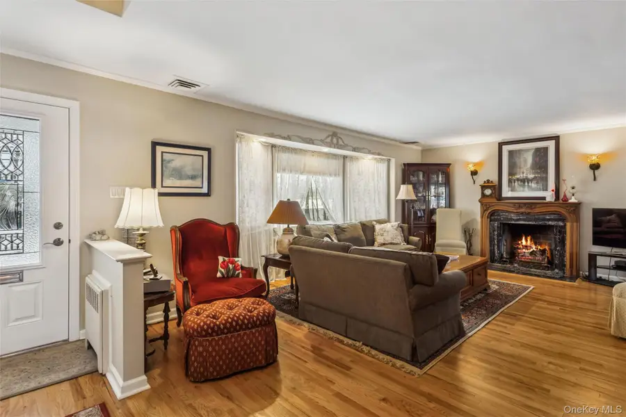 688 Hempstead Avenue, Rockville Centre, NY 11570 - #3