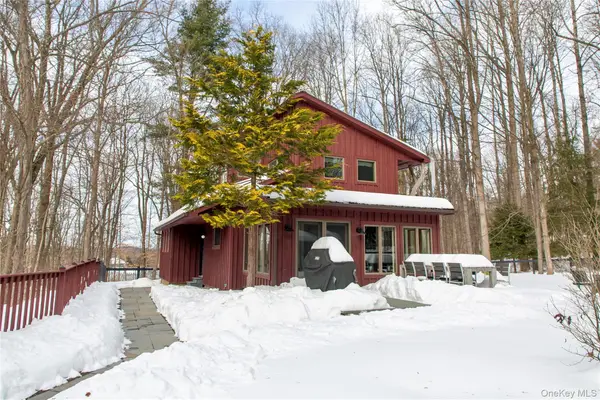 37 Williams Road, Red Hook, NY 10021