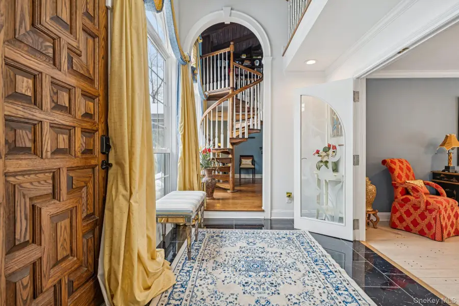 37 Bridle Path, Nissequogue, NY 11780 - #2