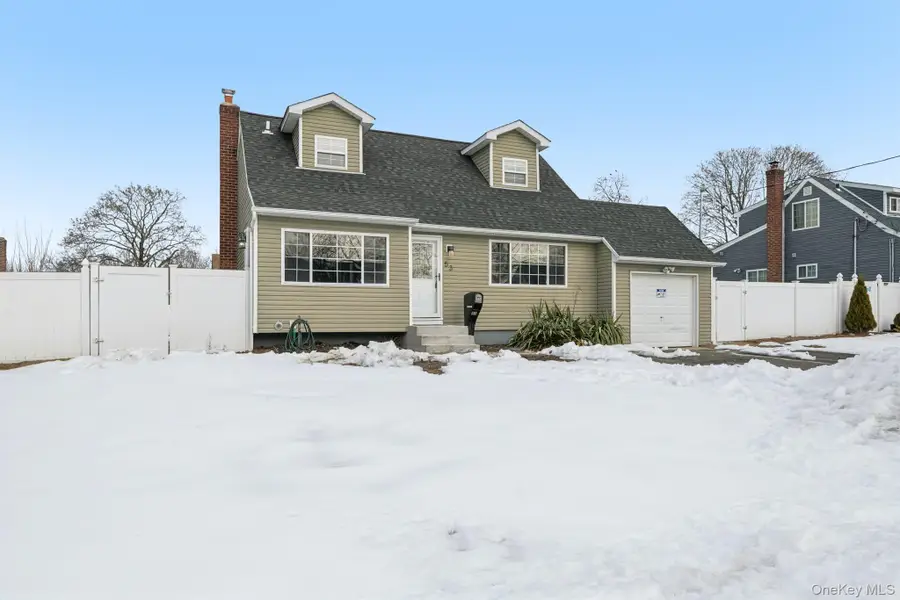 53 Hickory Street, Central Islip, NY 11722 - #3