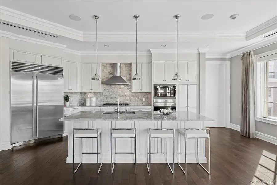 1000 Royal Court #1207, North Hills, NY 11040 - #3