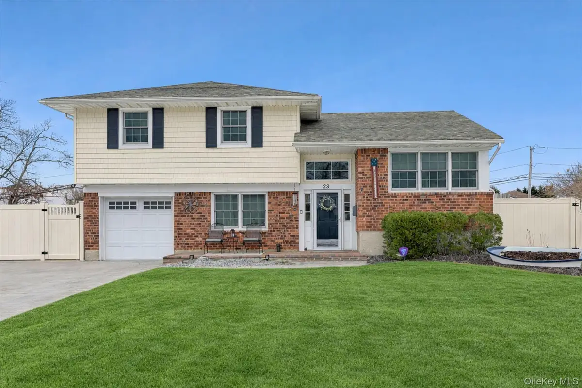 23 Cynthia Lane, East Islip, NY 11730 - #1