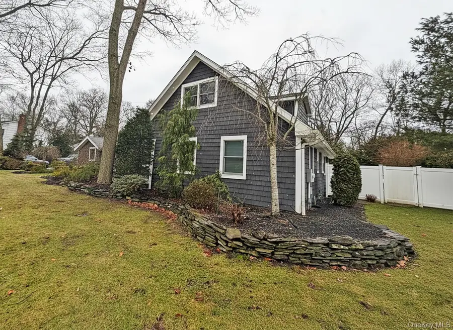 22 Redwood Drive, Great River, NY 11739 - #2