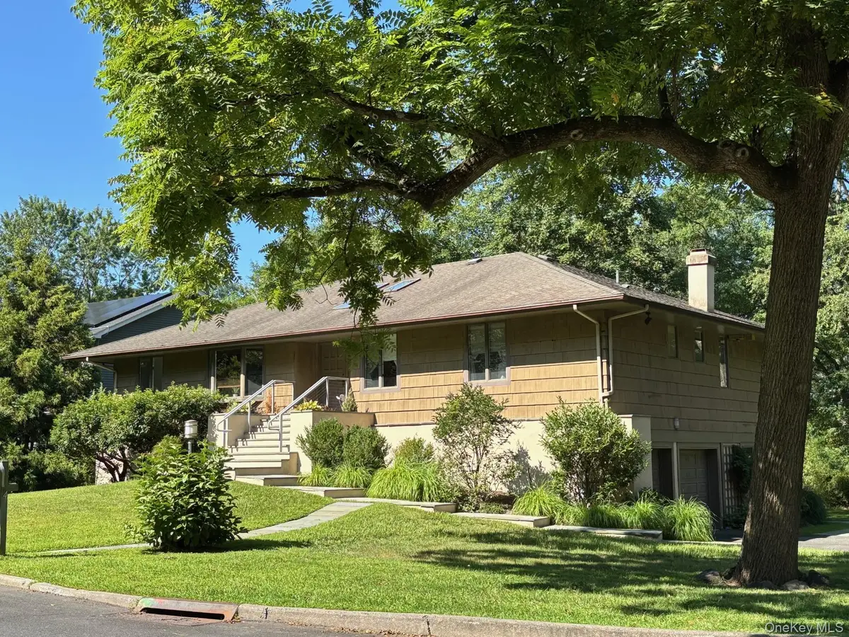 4 Ilinka Lane, Irvington, NY 10533 - #1