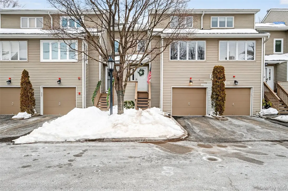 16 Village Green, Bardonia, NY 10954 - #1