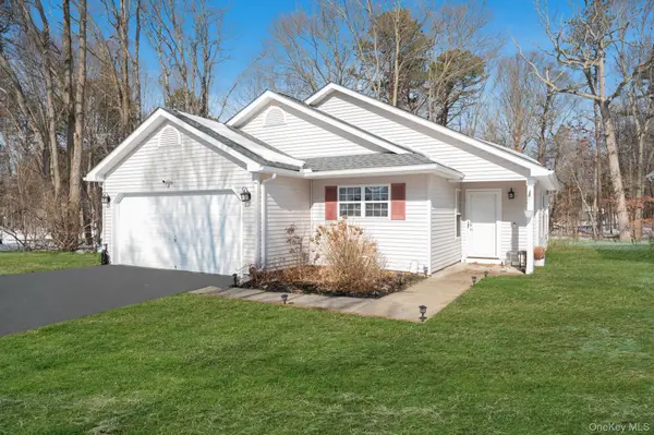 2 Greenbriar Court #2, Middle Island, NY 11953