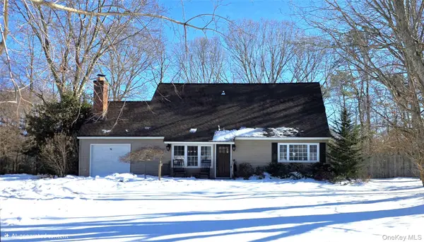 6 Howe Court, Coram, NY 11727