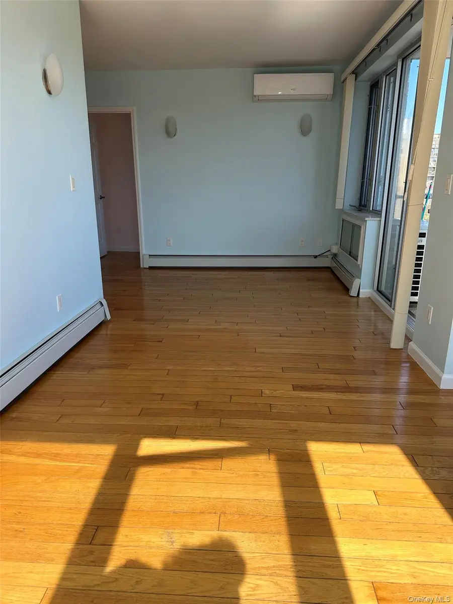 136-21 Latimer Place #4L, Flushing, NY 11354 - #2