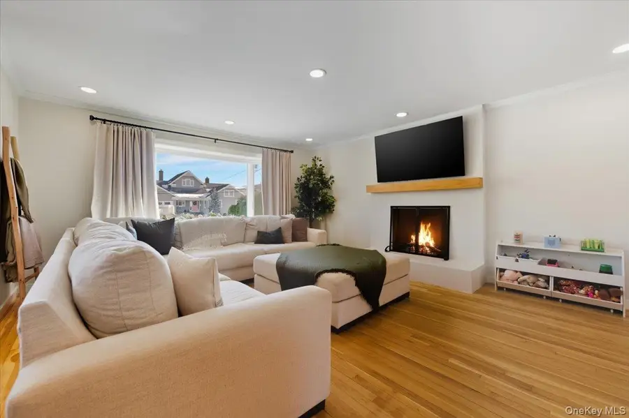 285 E Shore Drive, Massapequa, NY 11758 - #2