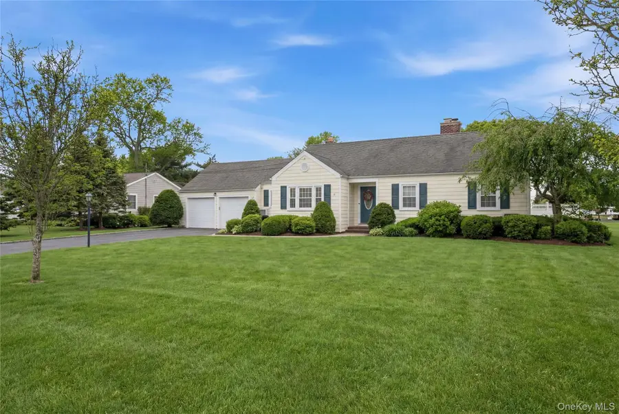 38 Bradish Lane, Bay Shore, NY 11706 - #2